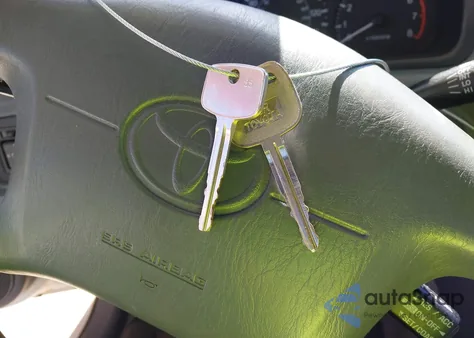 1999 Toyota Camry Le z USA, uszkodzony, nr VIN 4T1BG22K2XU421831